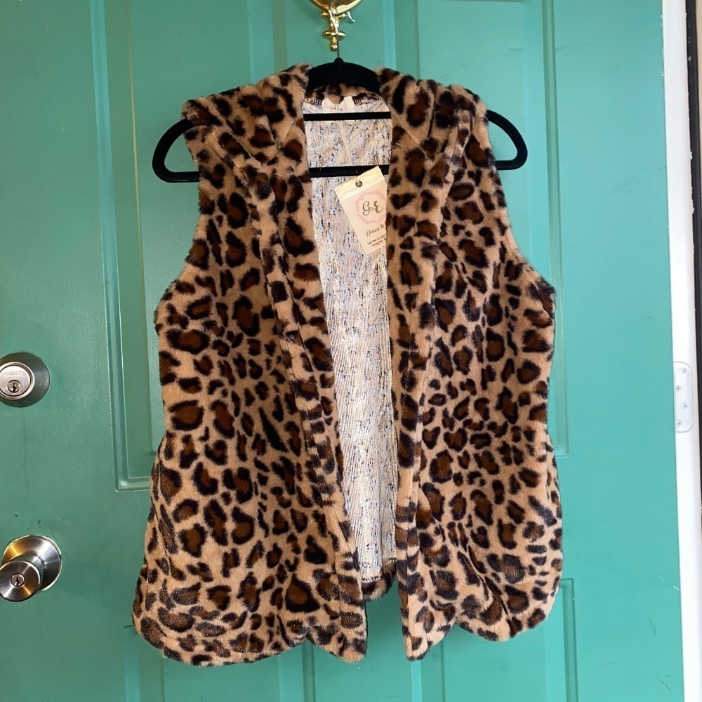 New nwt Grace & Emma size M/L animal print vest